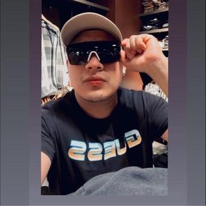 Meet your Posher, Eduardo